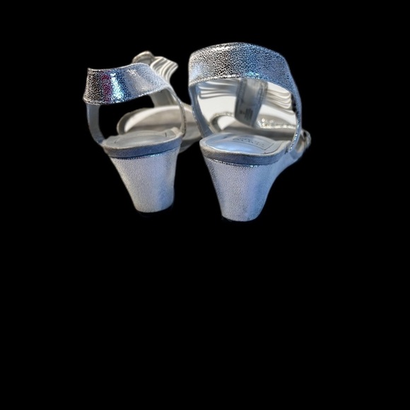 New York Transit BADGETASTIC WEDGE SANDAL. Silver sparkle open toe. - Picture 2 of 5